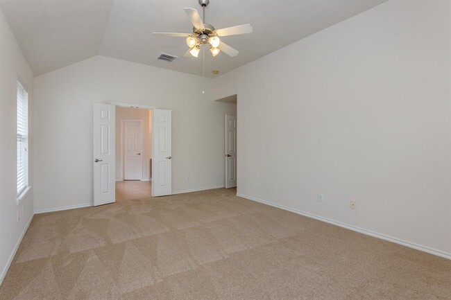 Building Photo - 138 E Spindle Tree Cir