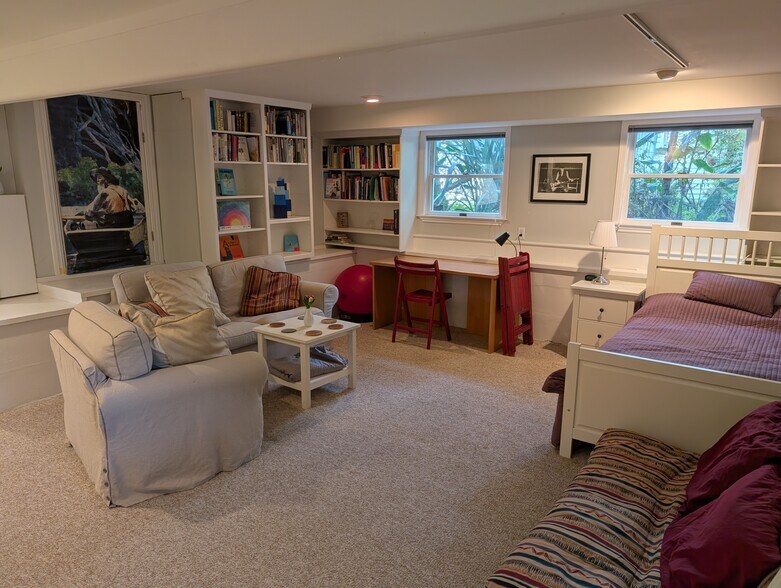 Building Photo - 3049 Wheeler St