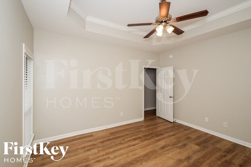 Building Photo - 5890 Forest Lakes Cove