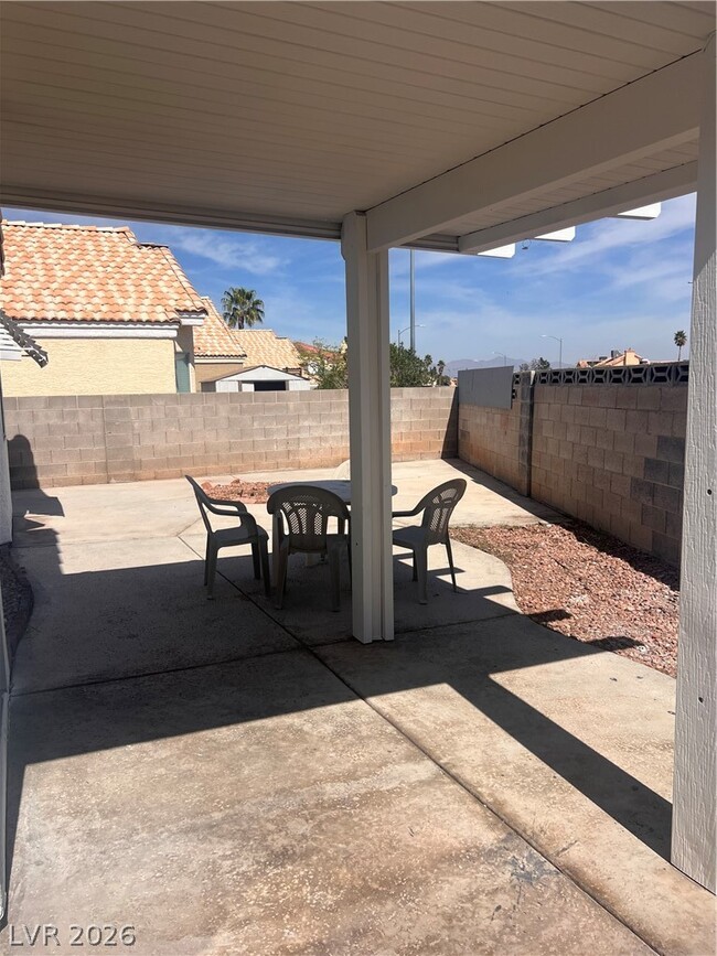 Building Photo - 1369 Torington Dr