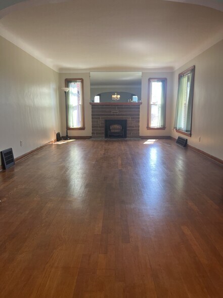 Building Photo - 7133 Bletch Ct