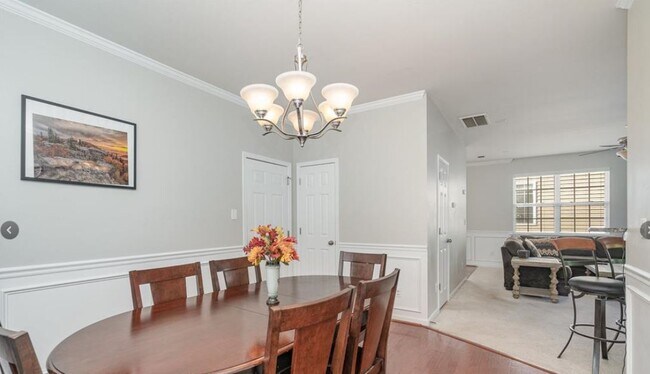 Building Photo - 3367 Streamside Dr