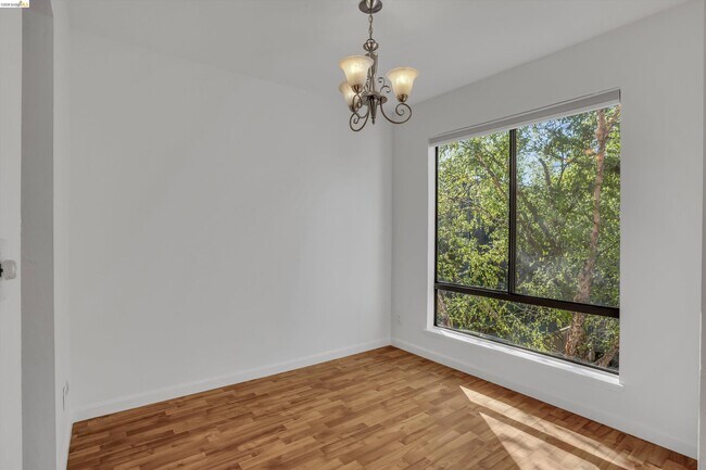 Building Photo - 490 N Civic Dr