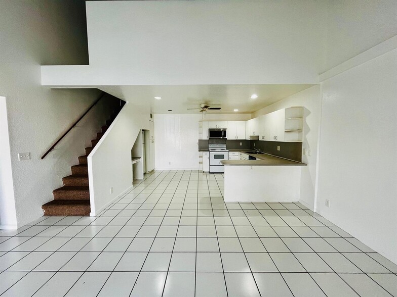 Building Photo - 13711 Yarmouth Ct