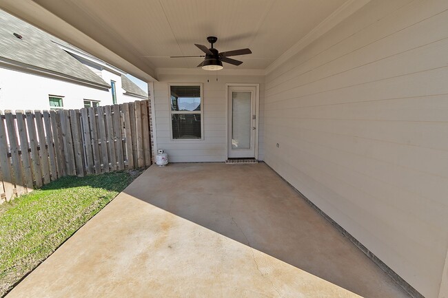 Building Photo - Available June 1, 2025