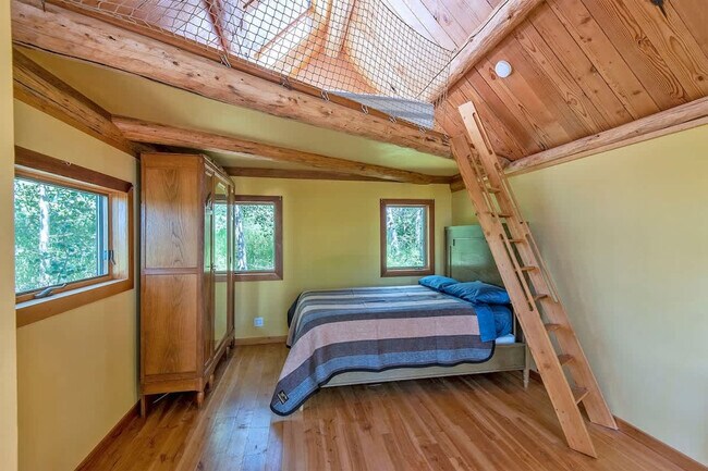 Building Photo - 10570 Rammell Mountain Rd