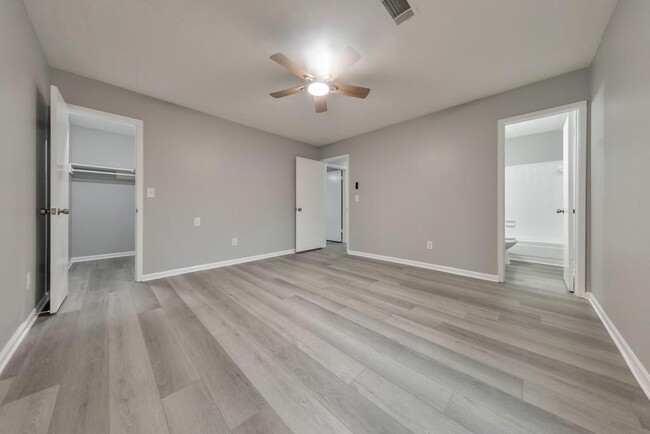 Building Photo - 8453 Alden Dr
