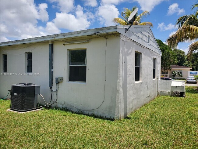 Building Photo - 1240 NE 143rd St