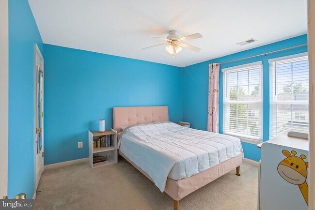 Building Photo - 20400 Charter Oak Dr