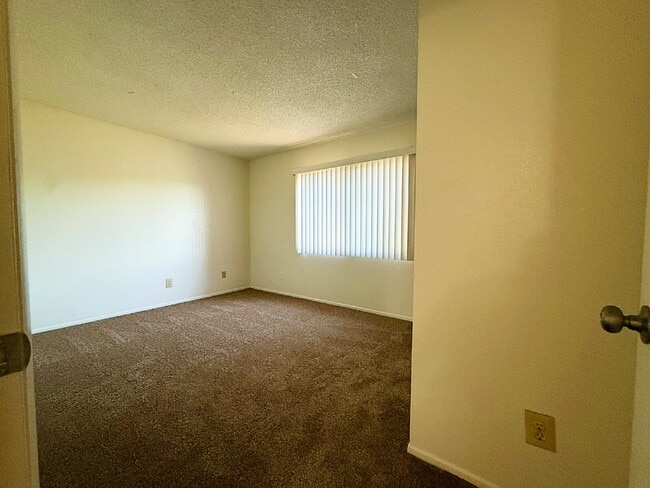 Building Photo - Fully Remodeled Home in Prime Location – Move-In Ready!