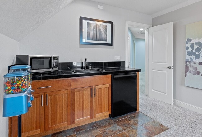 Building Photo - Desirable Oregon City / Luxury Home, High End Amenities, Central Air, Central Vac, Tank-less Hot ...