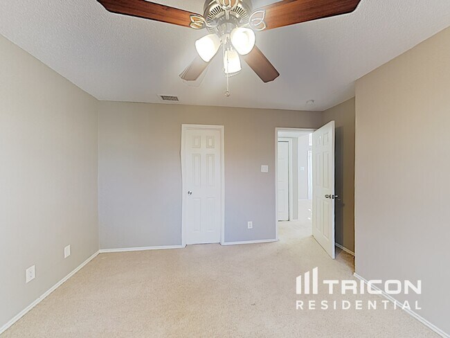 Building Photo - 6701 Silver Sage Dr