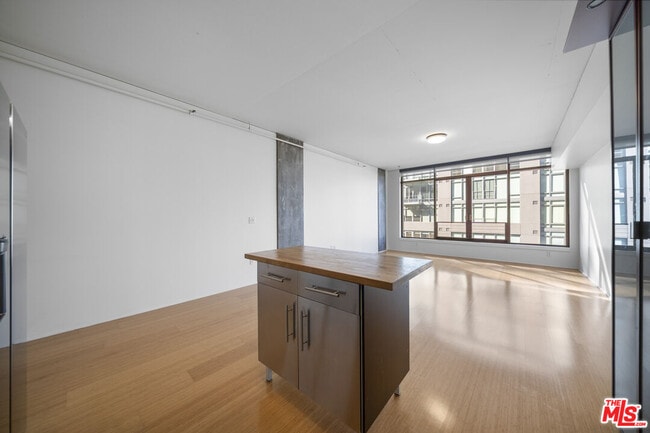 Building Photo - 1111 S Grand Ave