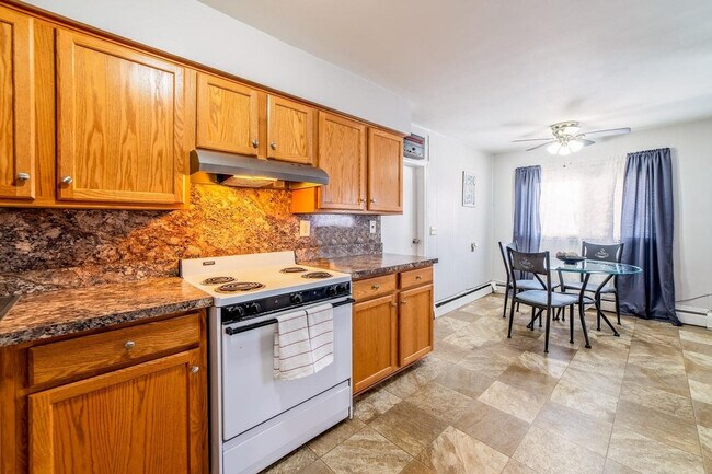 Building Photo - 18732 Dix Toledo Rd