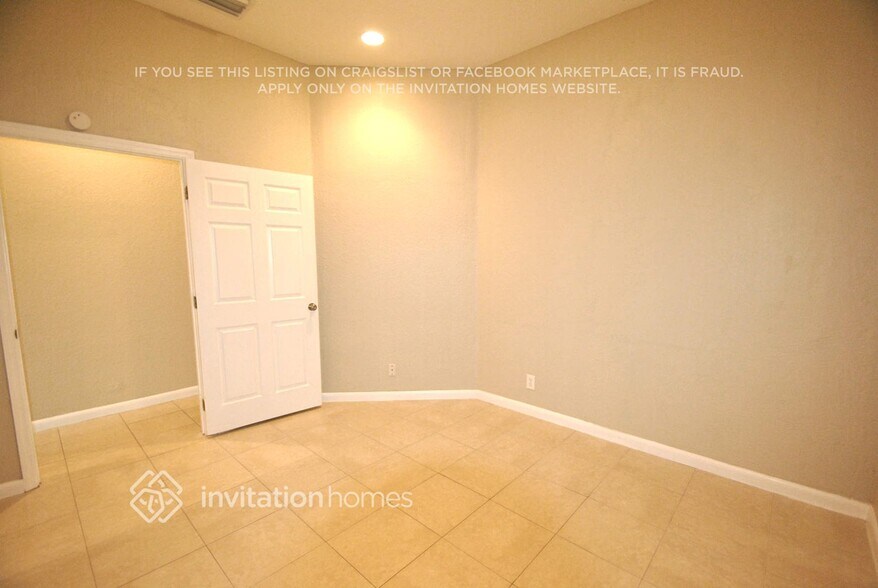 Building Photo - 2448 Sandy Cay
