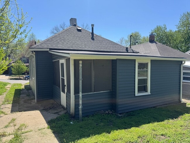 Building Photo - 3015 Edmond St