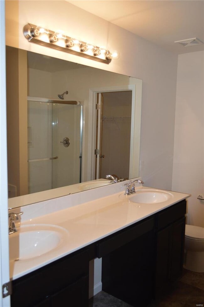 Building Photo - 526 Crystal Stream Dr