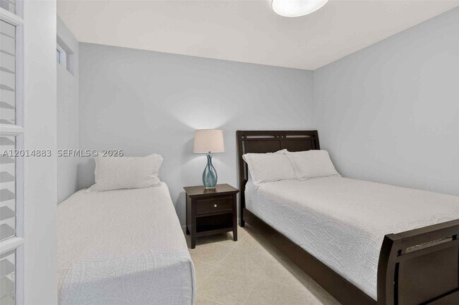 Building Photo - 2401 Collins Ave