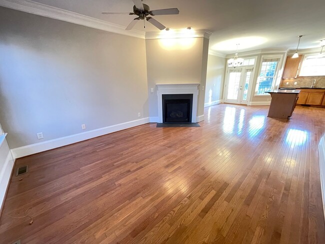 Building Photo - Charming 3br - 3ba in Davis Park, perfect ...