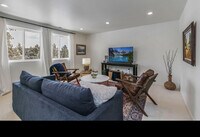 Building Photo - 69353 Hinkle Butte Dr