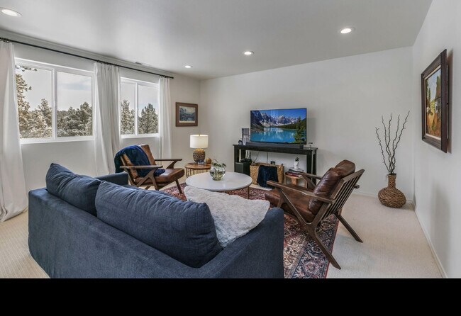 Primary Photo - 69353 Hinkle Butte Dr