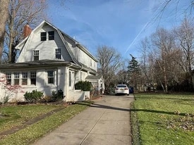 Building Photo - 90 High Park Blvd