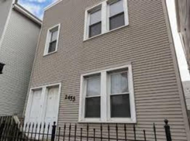 Building Photo - 2455 N Ashland Ave