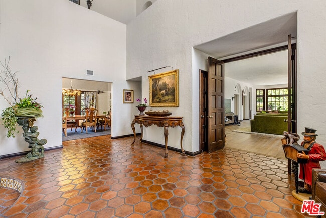 Building Photo - 17447 Camino De Yatasto