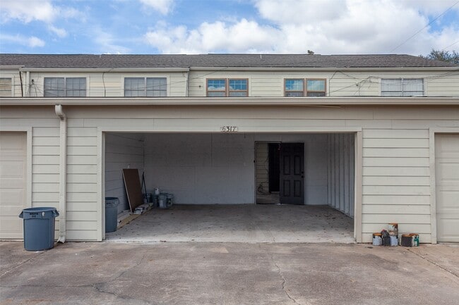 Building Photo - 6317 Ivanhoe Ln