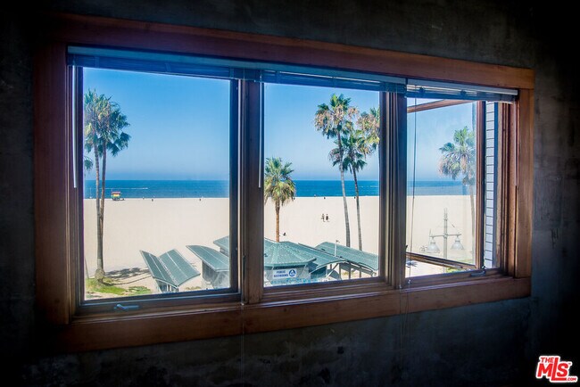 Building Photo - 8 Brooks Ave