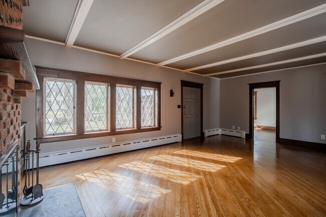 Building Photo - 3 Monmouth Ave