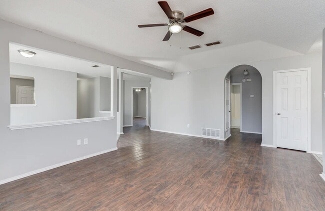 Building Photo - "Charming 3-Bed, 2-Bath Home in Lubbock - 1509 Sq Ft of Comfortable Living!"