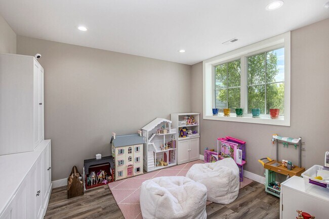 Building Photo - Stunning Custom Home in Harmony Club – Tim...
