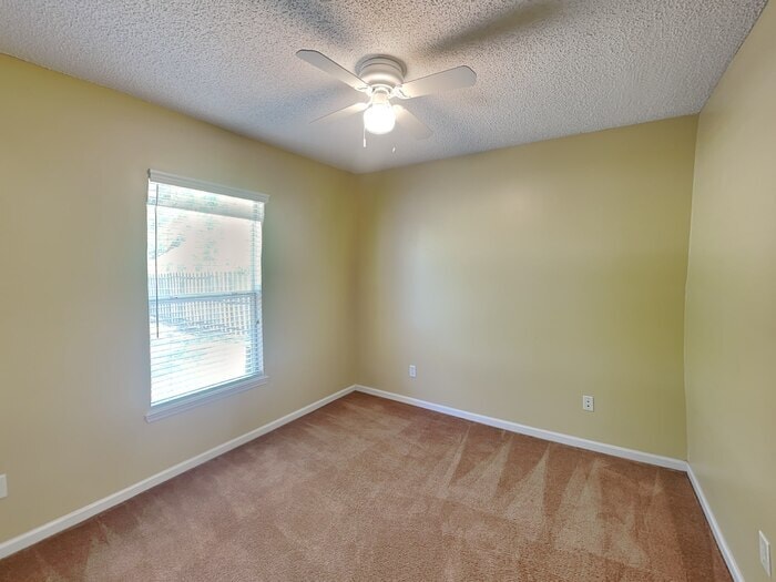 Building Photo - 801 MacKenzie Cir