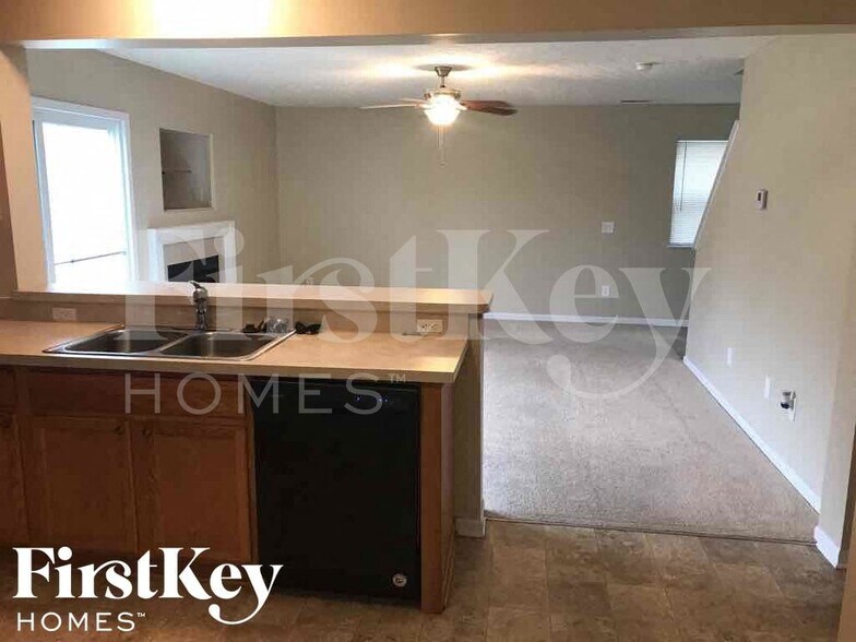 Building Photo - 2420 Ashpoint St