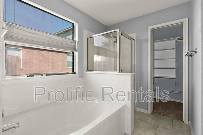 Building Photo - 3308 Catalina Dr