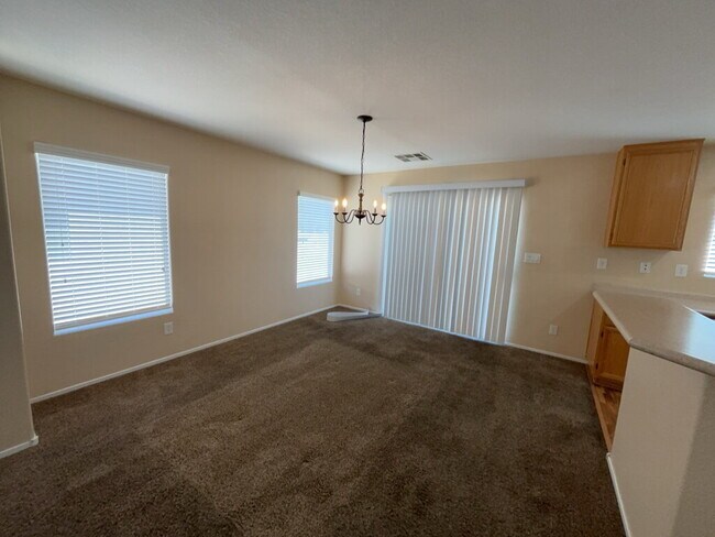 Building Photo - HOLIDAY SPECIAL! SIGN YOUR LEASE BY 12.31.25 AND RECEIVE THE FIRST 2 WEEKS RENT FREE!! Don't miss...