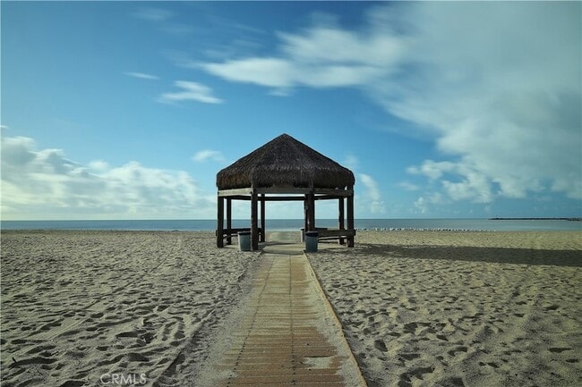 Building Photo - 3440 Doheny Way