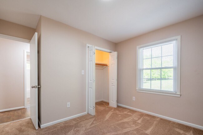 Building Photo - Rutrough Road