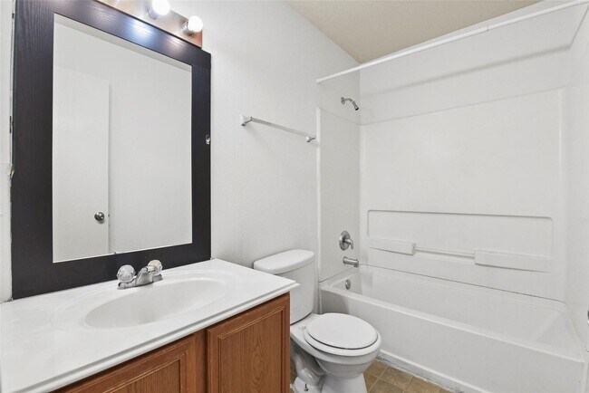 Building Photo - 822 Grand Plains Dr