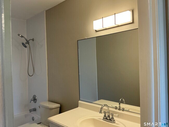 Building Photo - 2315 Cromwell Hills Dr