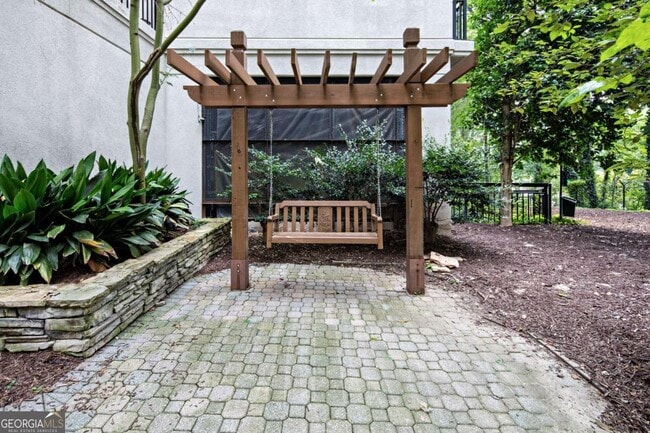 Building Photo - 4248 River Green Dr NW