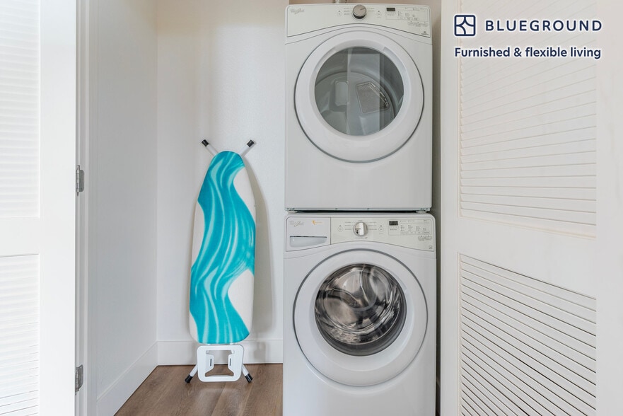 Building Photo - 441 El Camino Real