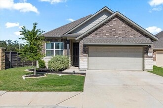 Building Photo - 1001 Dog Iron St