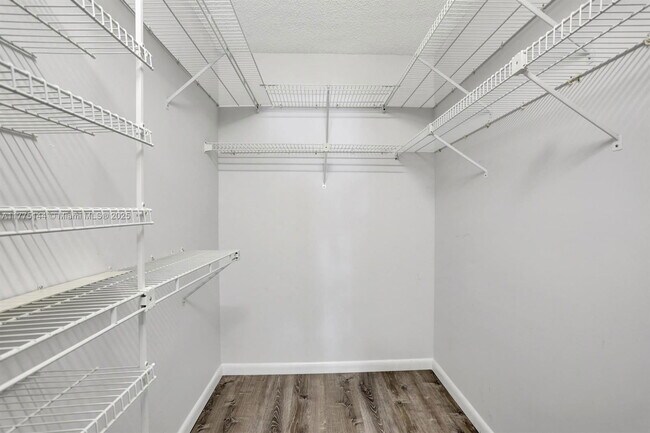 Building Photo - 9413 Boca Cove Cir