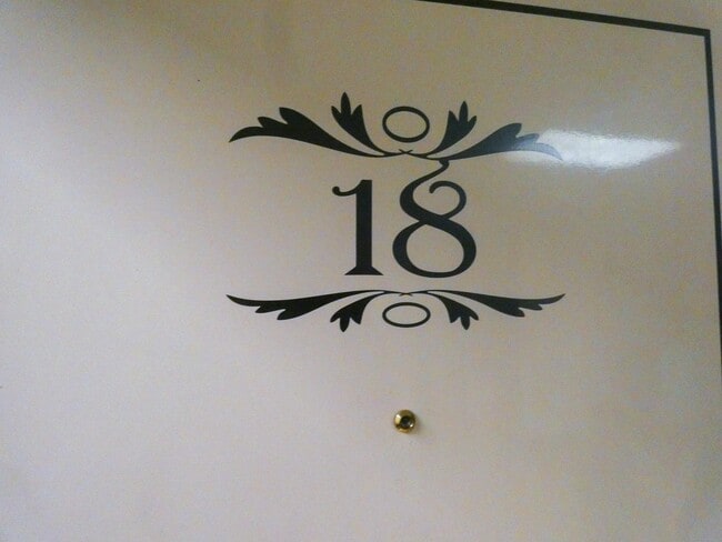 Building Photo - 15 E Main St