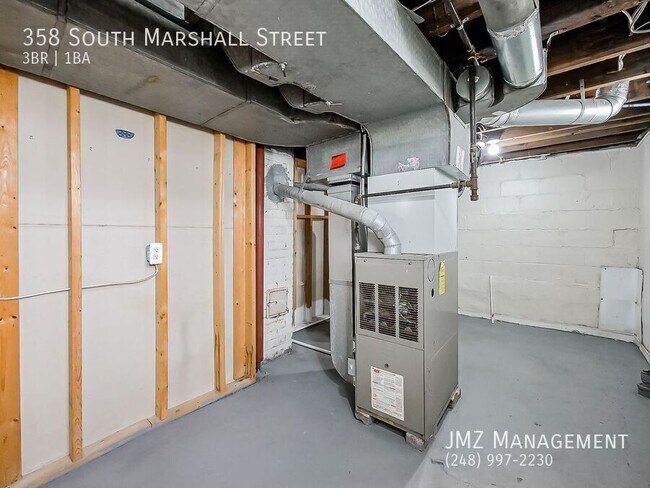 Building Photo - 358 S Marshall St