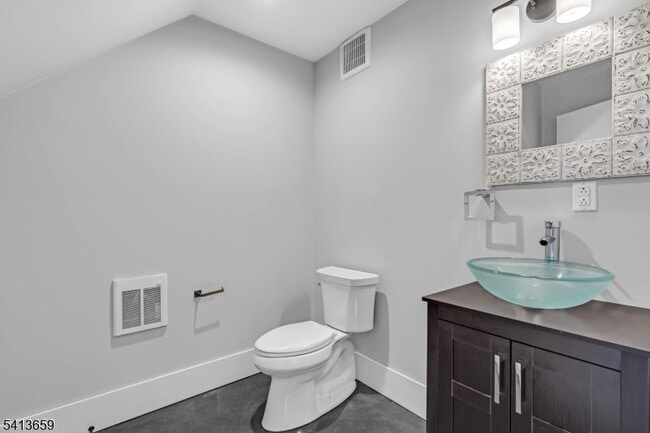 Building Photo - 10 McCready's Alley