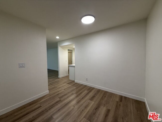 Building Photo - 314 S Clark Dr