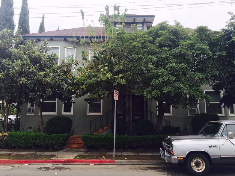 Building Photo - 4604 Lexington Ave